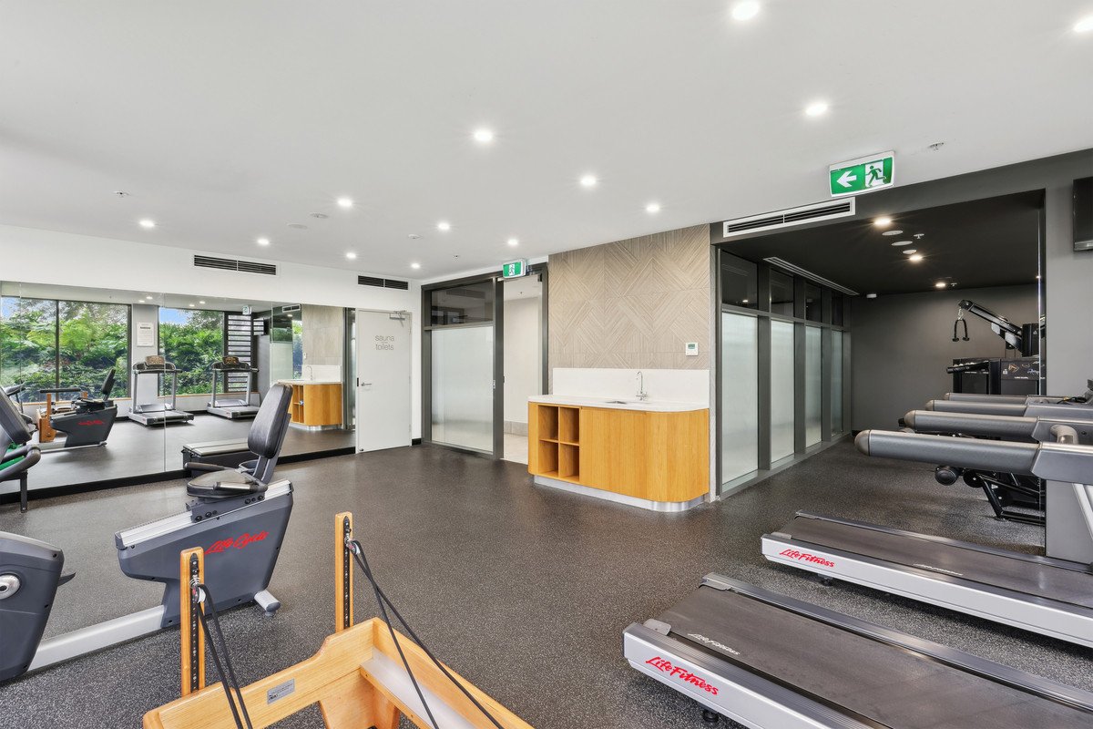 52/20 Executive Drive Burleigh Waters 33