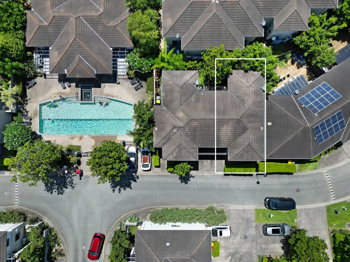 52/24 Jessica Drive Upper Coomera 2