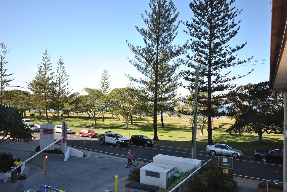 5/228 Marine Parade LABRADOR 1