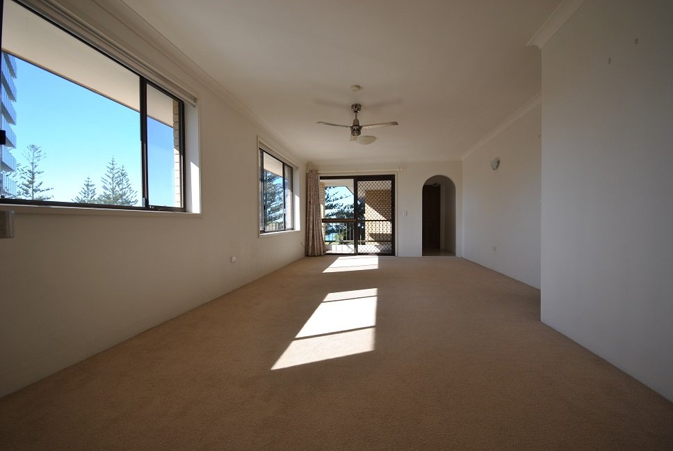 5/228 Marine Parade LABRADOR 4