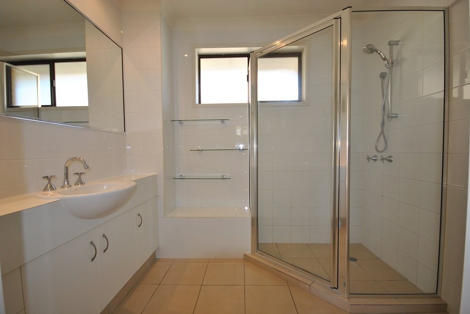 5/228 Marine Parade LABRADOR 5