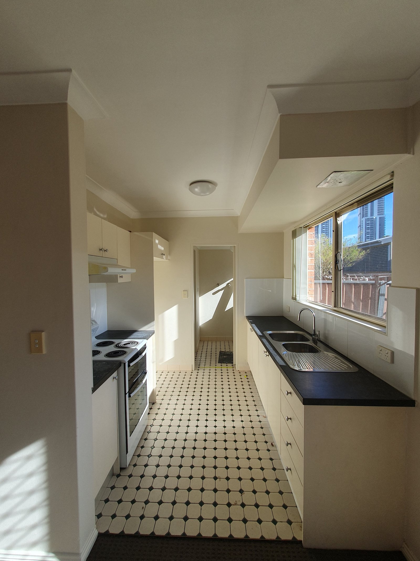 5/23 Atkison Street LIVERPOOL 4