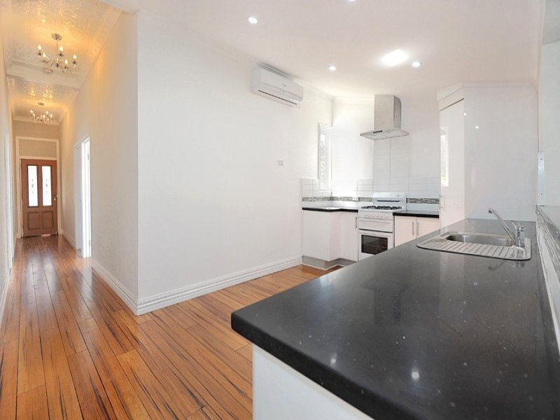 Gallery: 523 Drummond Street South