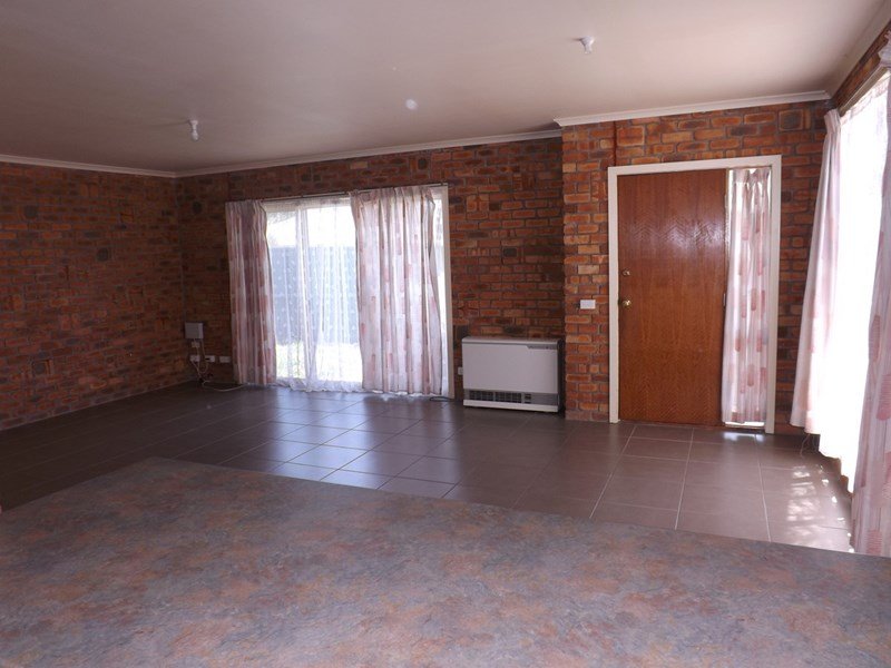 Gallery: 5/232 Humffray Street