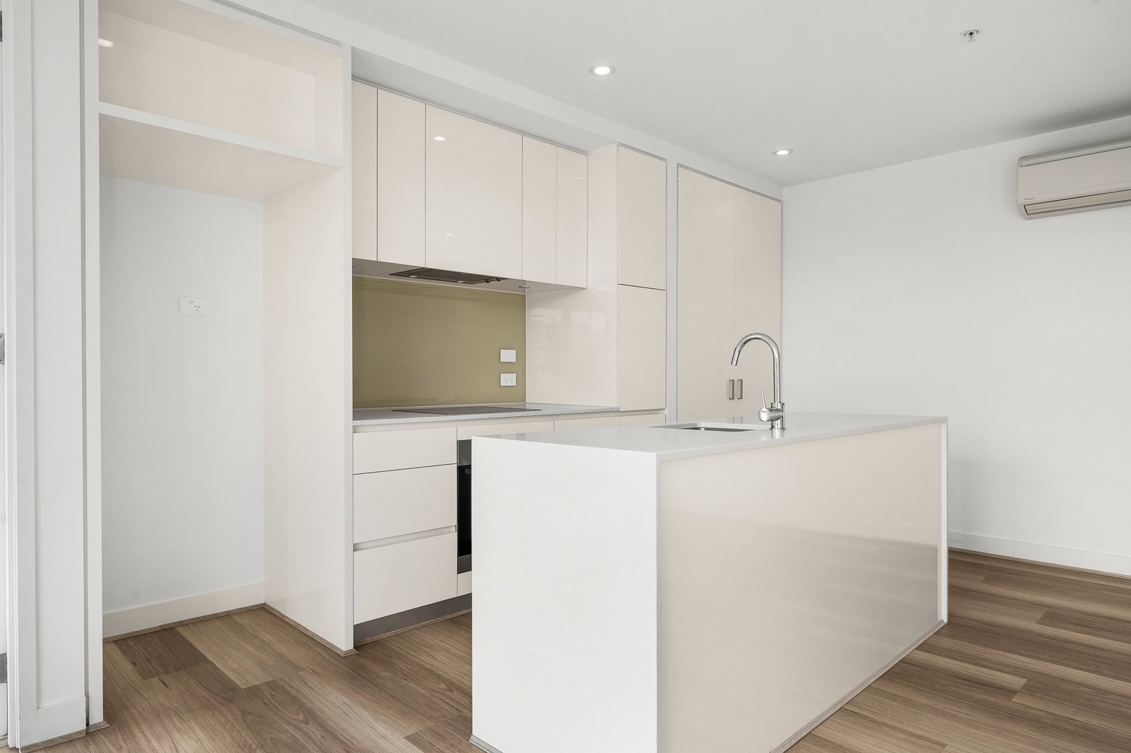 Real Estate and Property in 523/70 Nott Street Street, Port Melbourne, VIC