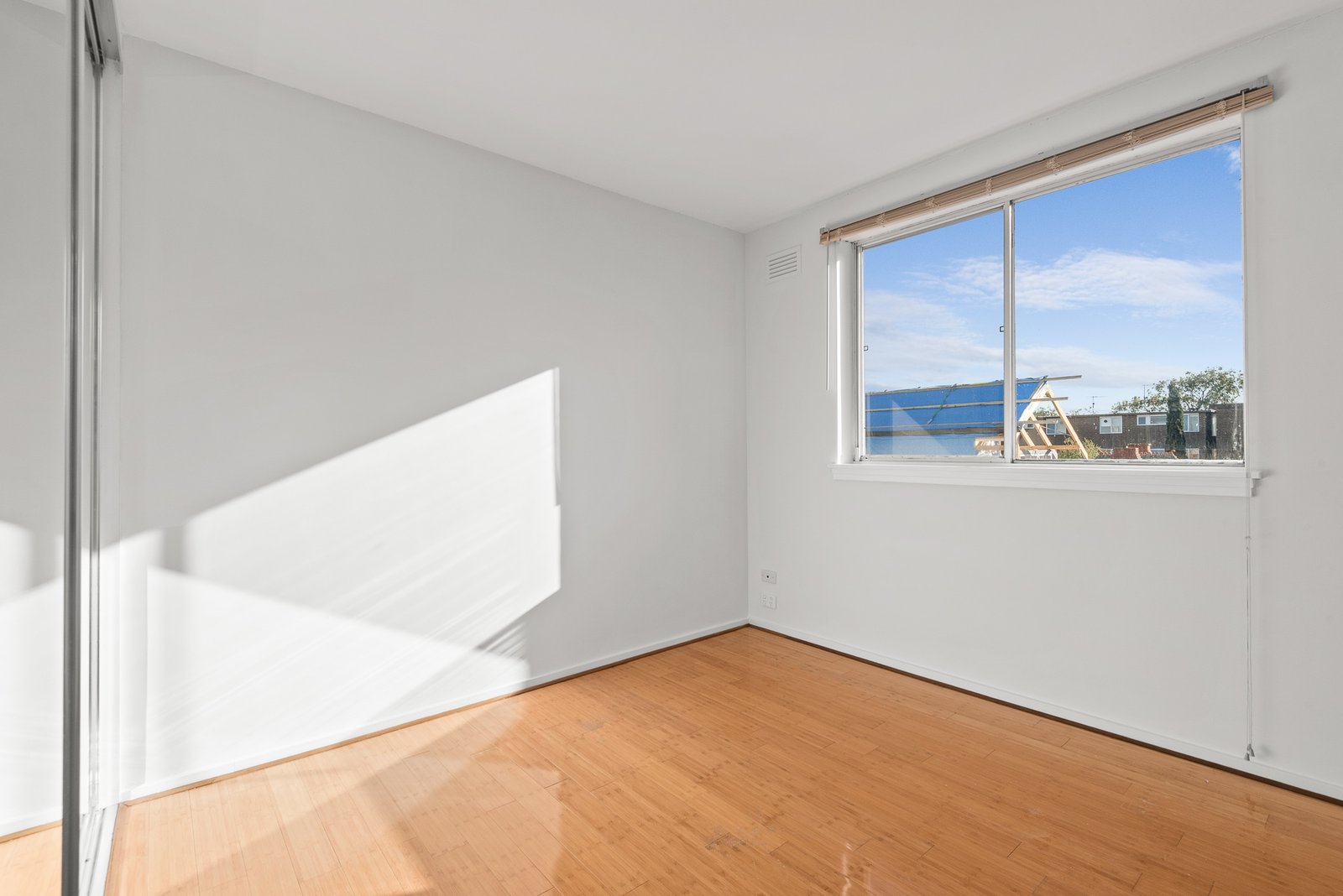 Gallery: 5/245 Hotham Street