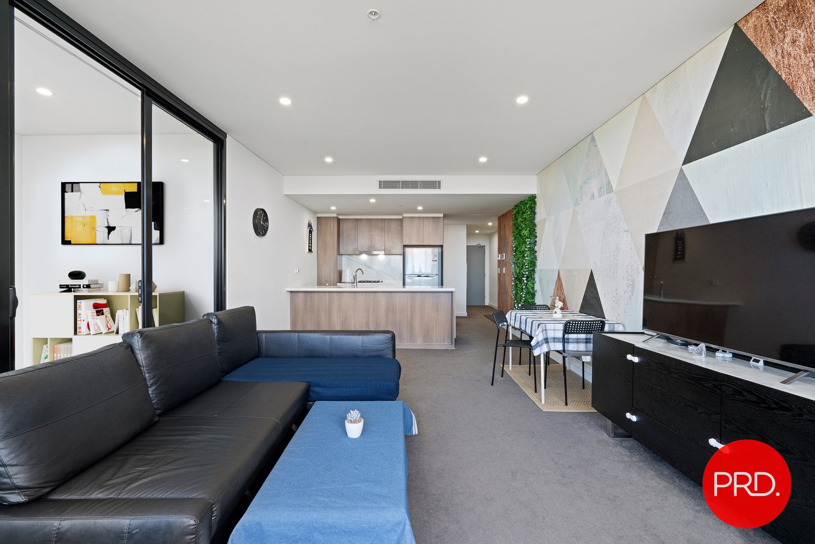 524/93 Regent Street KOGARAH 2