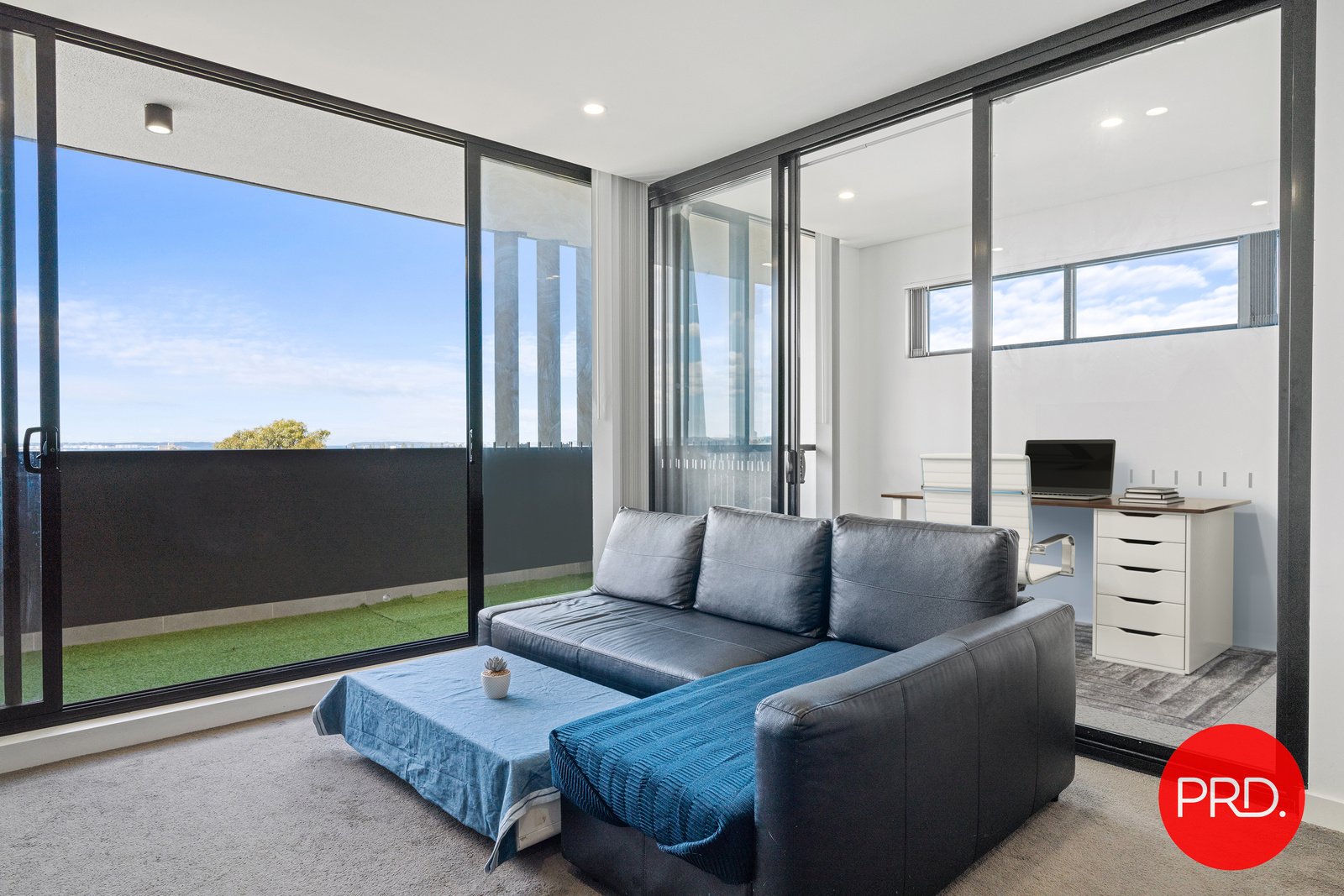 524/93 Regent Street KOGARAH 8