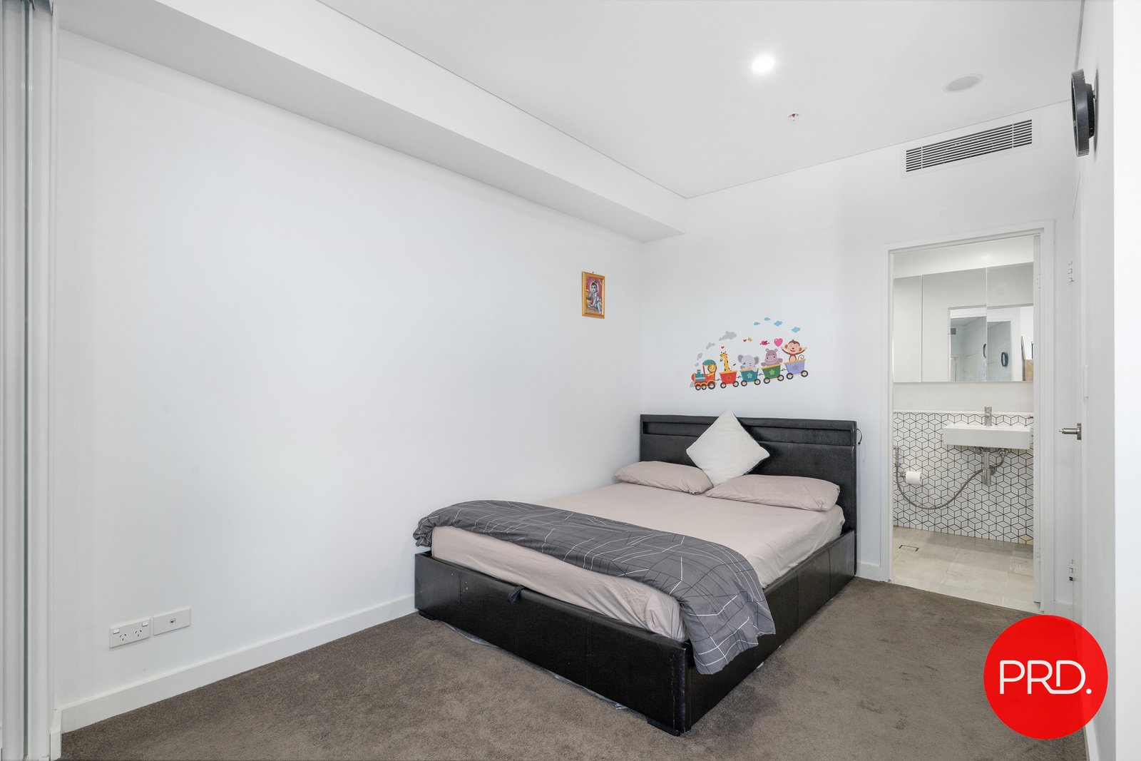 524/93 Regent Street KOGARAH 9