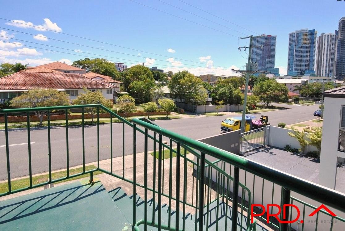 5/25 Lenneberg Street SOUTHPORT 5