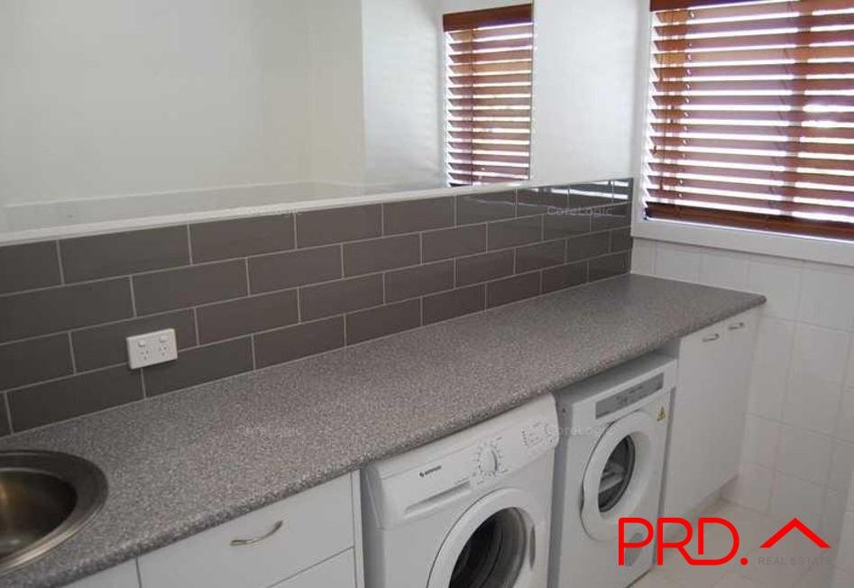 5/25 Lenneberg Street SOUTHPORT 8