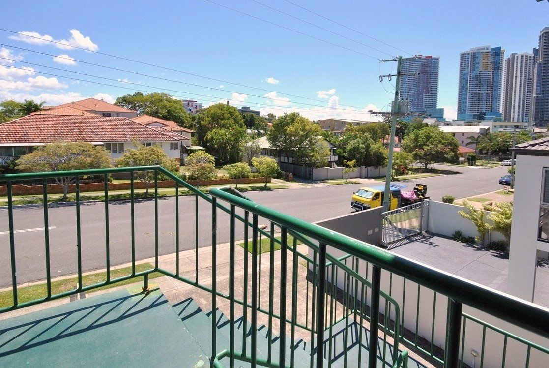 5/25 Lenneberg Street SOUTHPORT 6