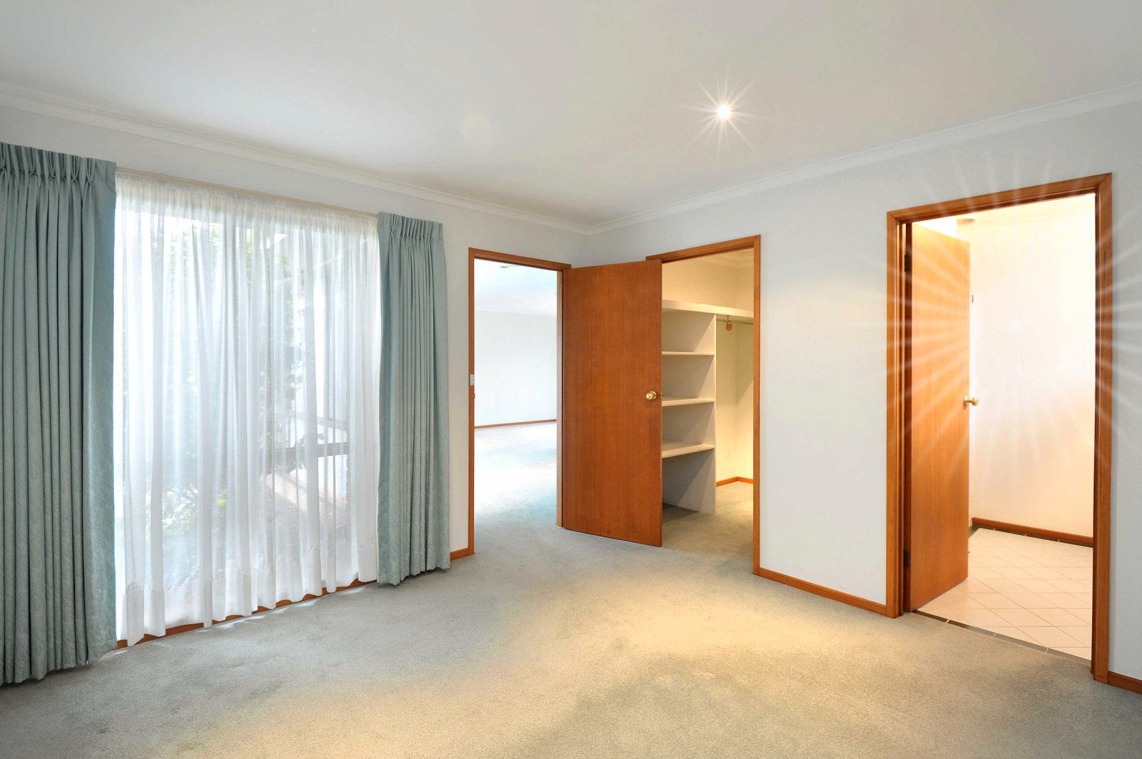 Gallery: 526 Gillies Street North