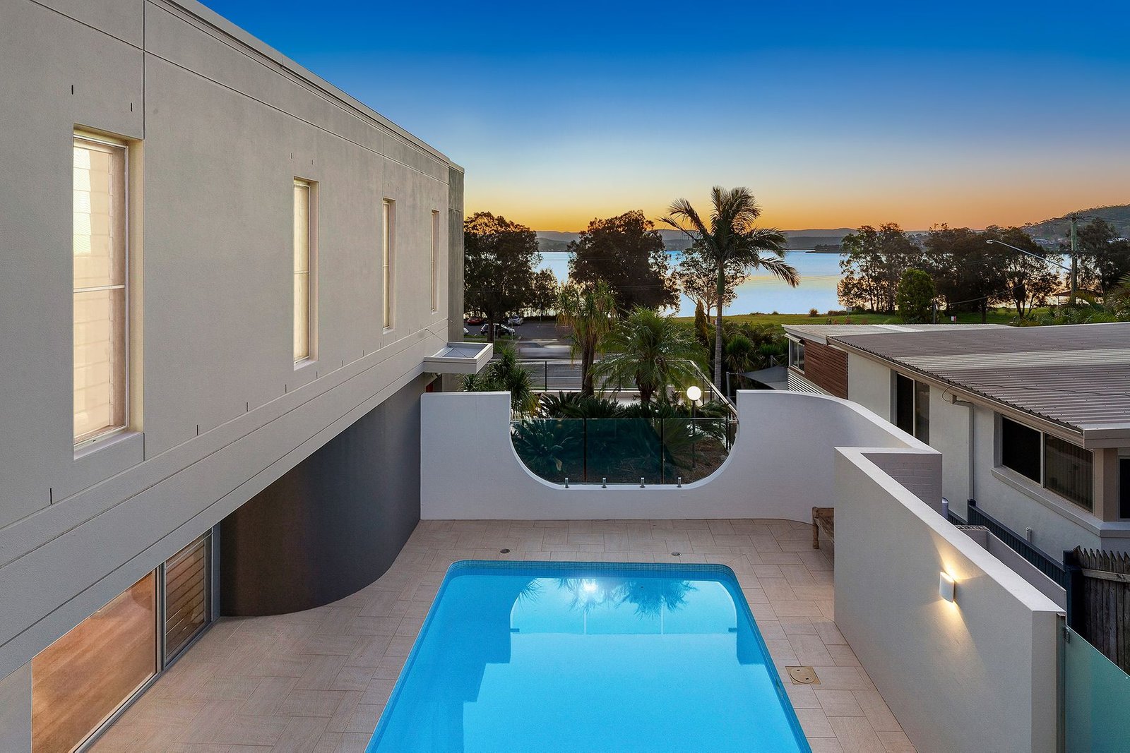 526 The Esplanade, WARNERS BAY NSW 2282