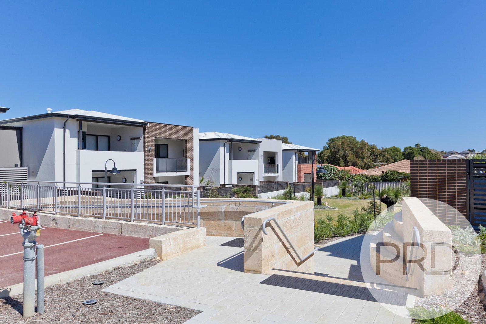 52/7 Durnin Avenue BEELIAR 1