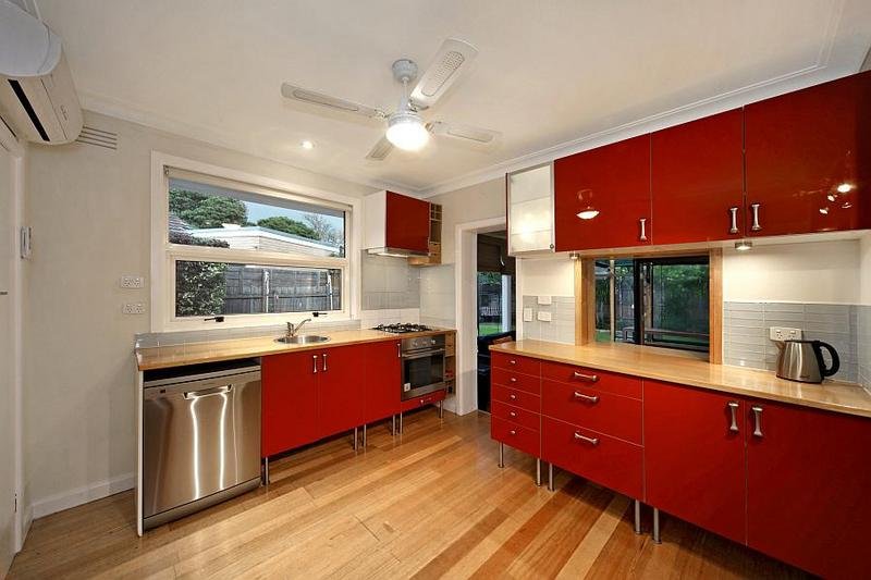 Gallery: 528 South Road