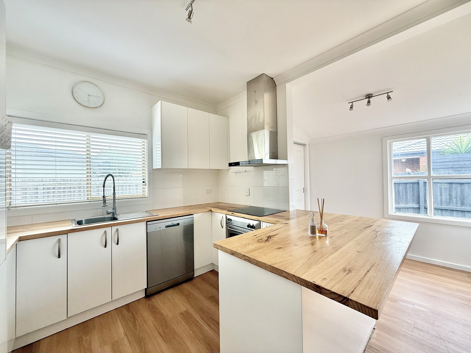 Gallery: 52A Donnelly Avenue