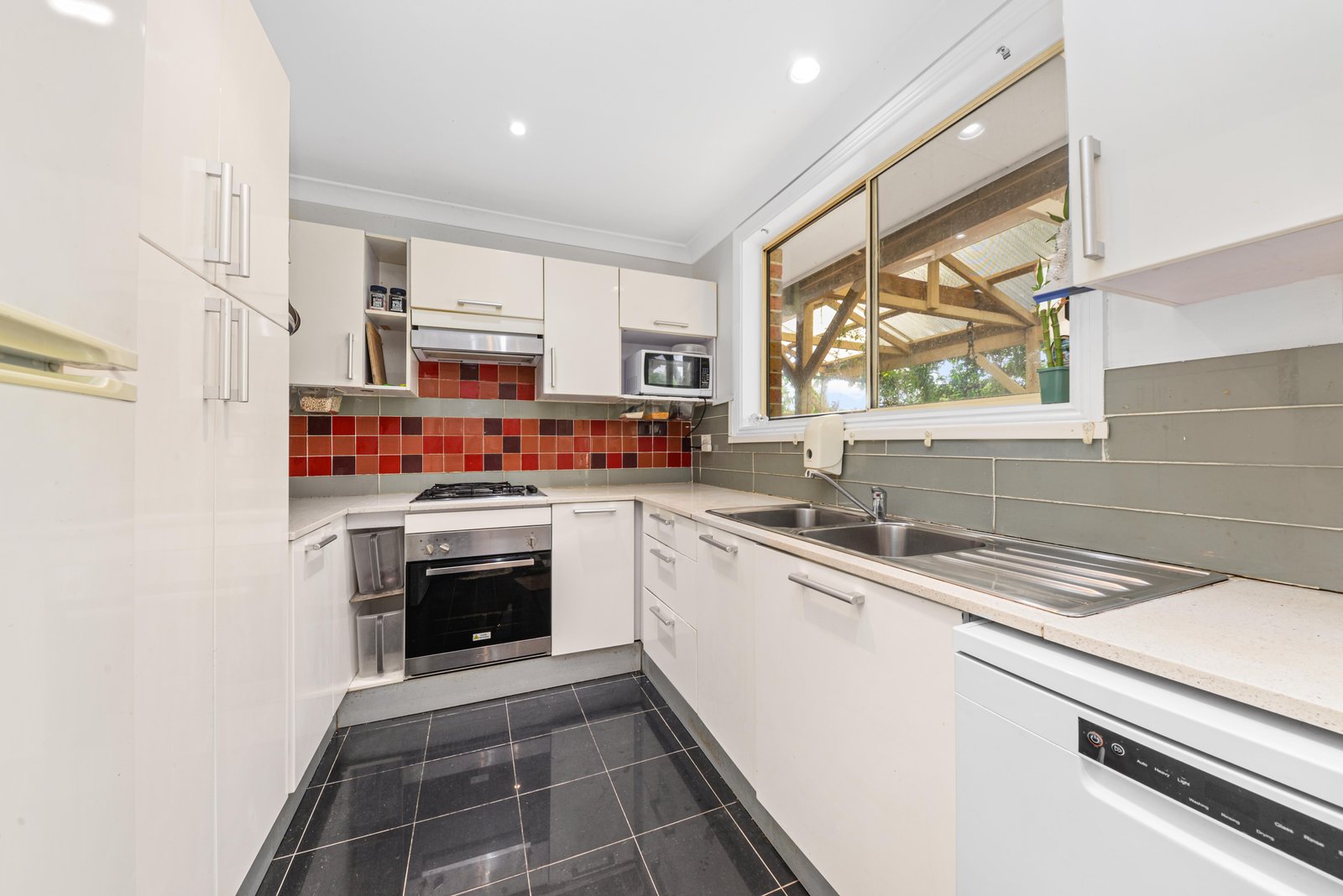 52A Mirrabooka Crescent LITTLE BAY 2