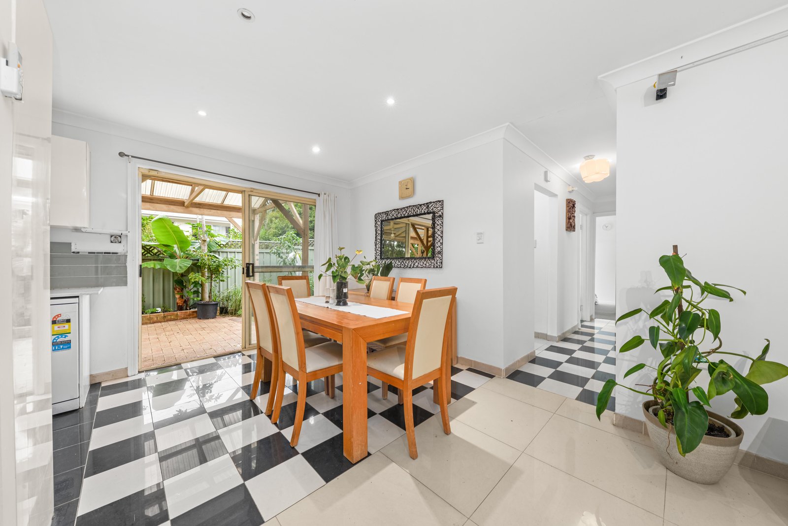 52A Mirrabooka Crescent LITTLE BAY 5