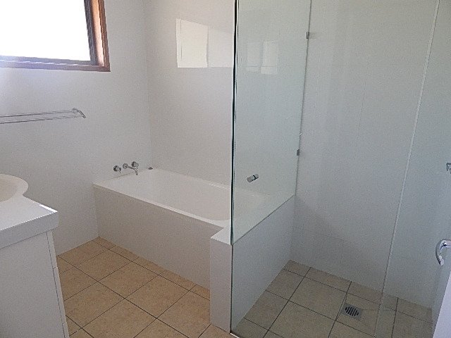 53 Allambi  BROADBEACH WATERS 6