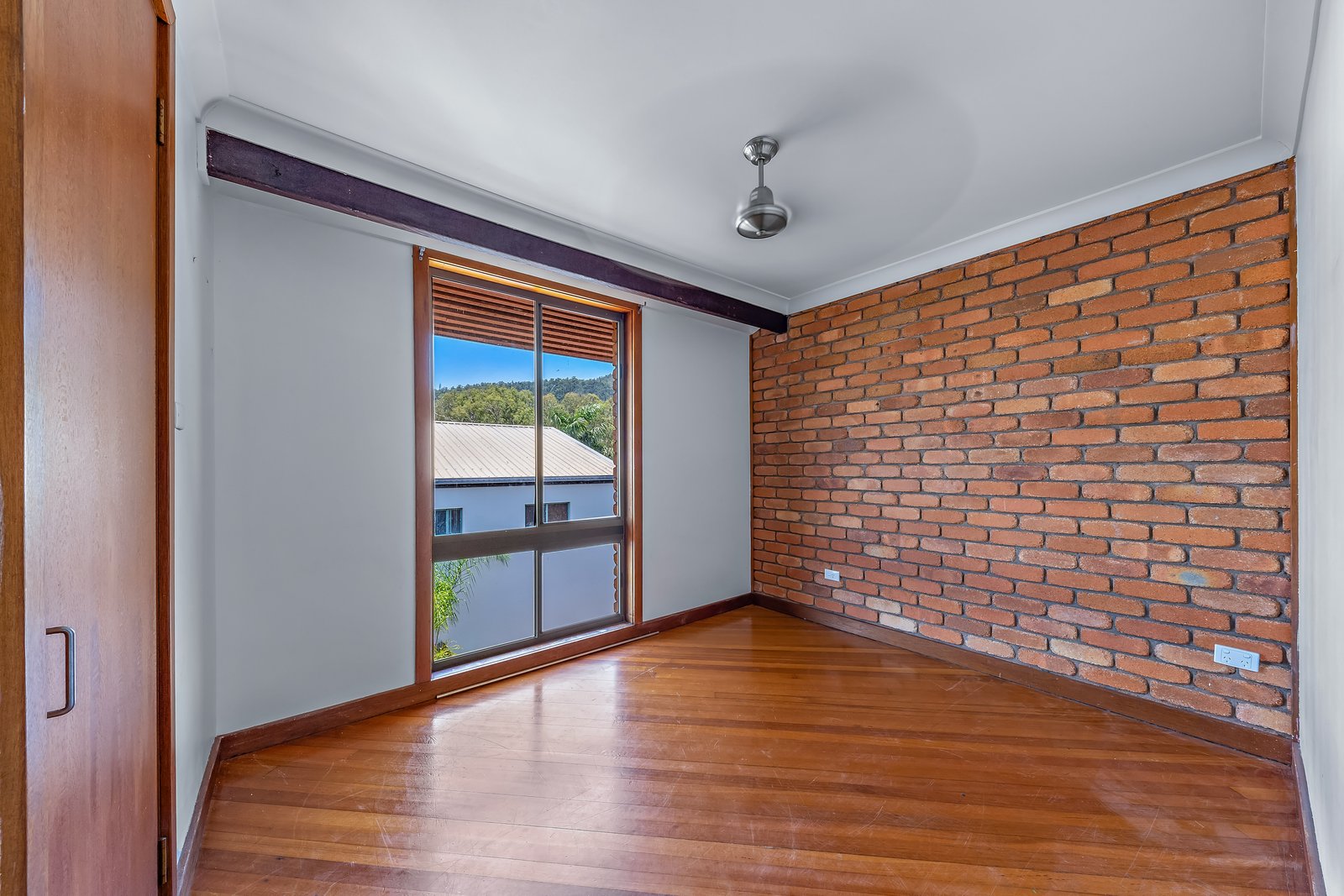 5/3 Beach Road CANNONVALE 5