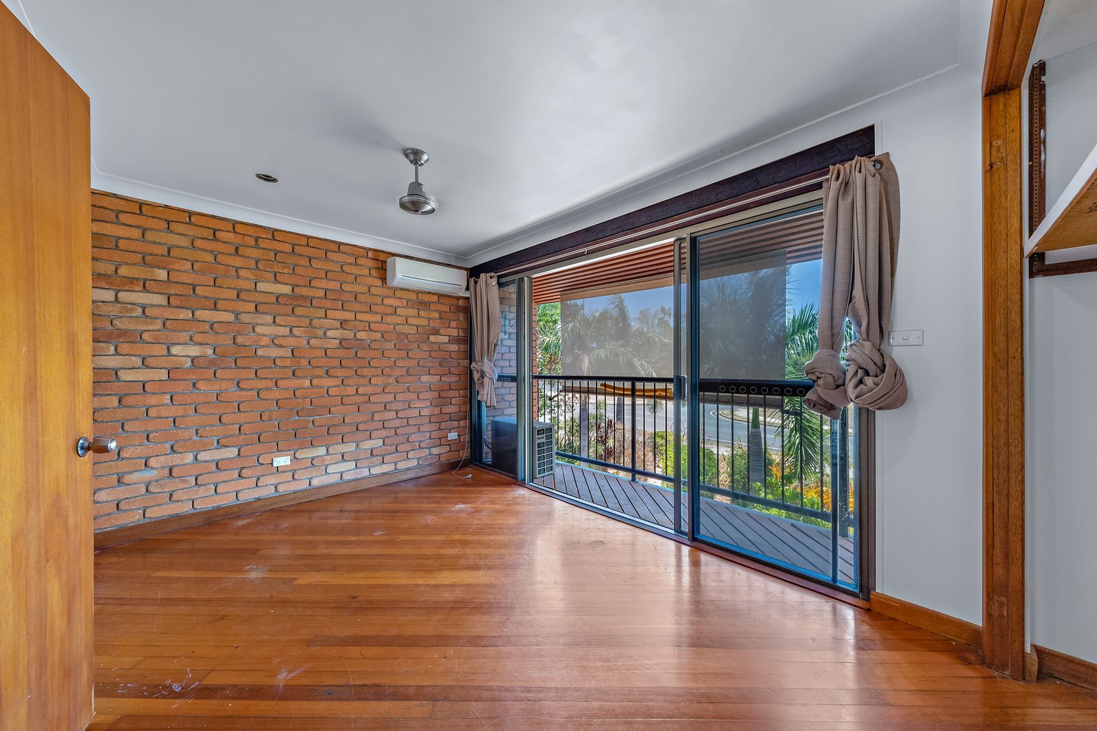 5/3 Beach Road CANNONVALE 7