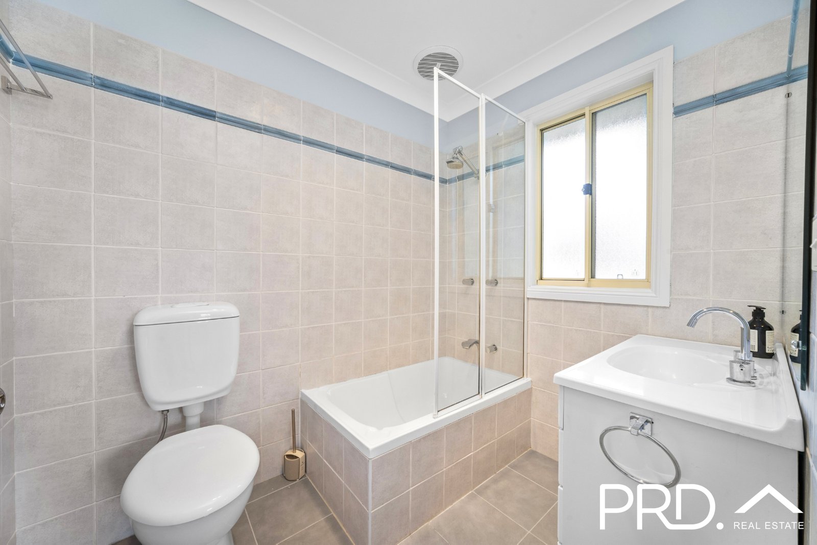 53 Burbank Avenue PICNIC POINT 6