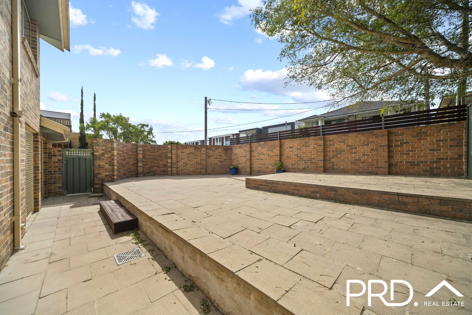 53 Burbank Avenue PICNIC POINT 8