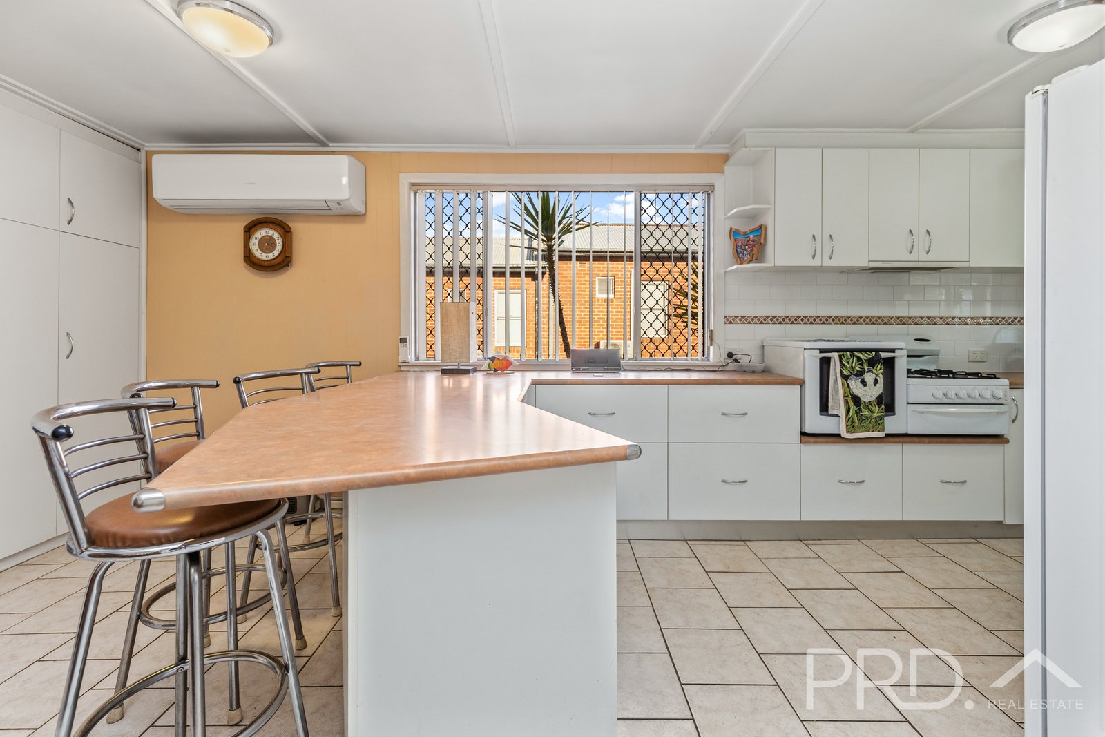 53 Capper Street TUMUT 7