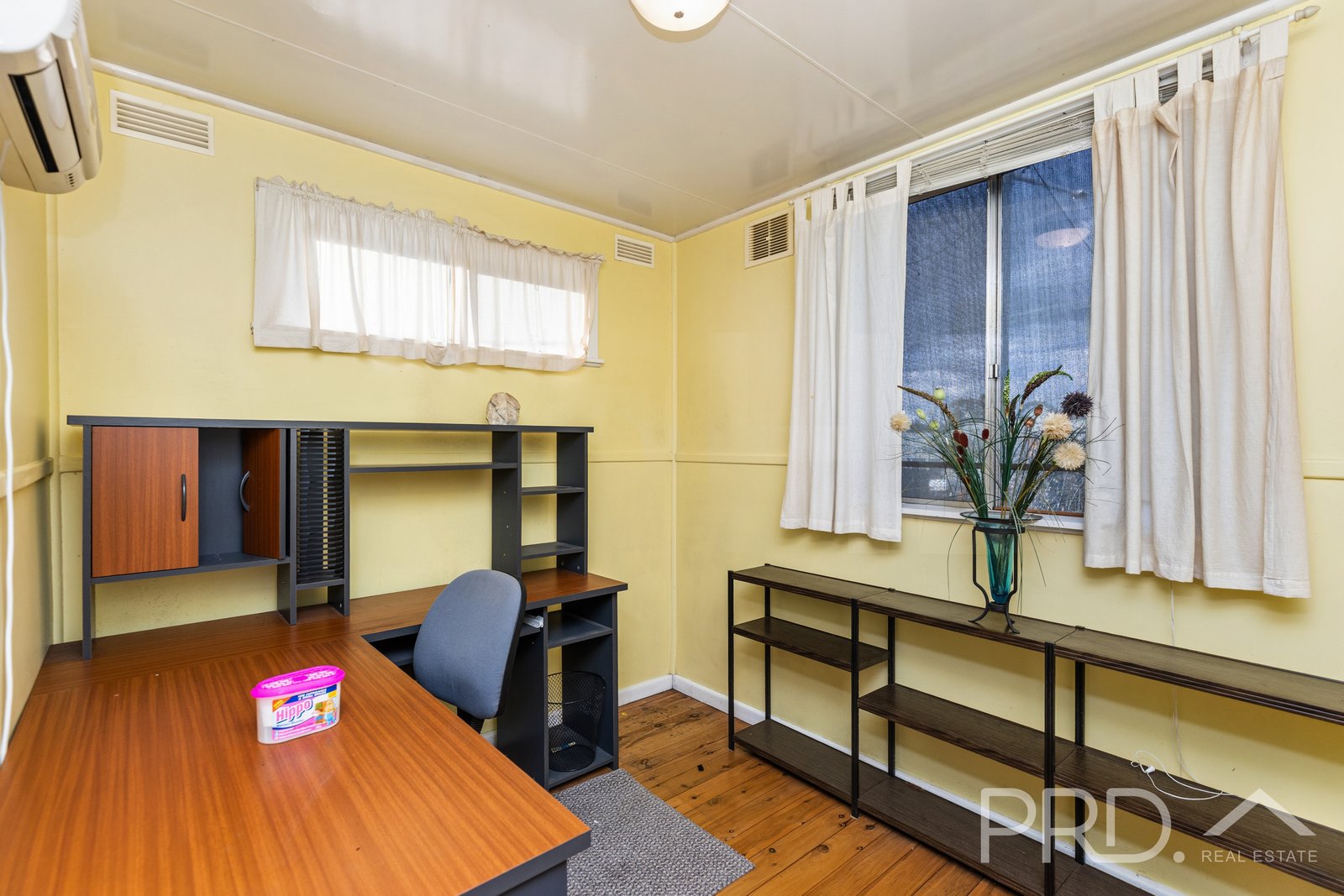 53 Capper Street TUMUT 11