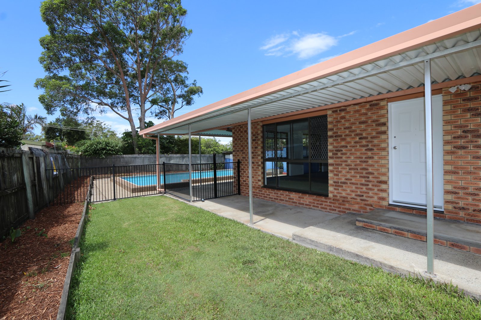 53 Currumburra Road ASHMORE 17