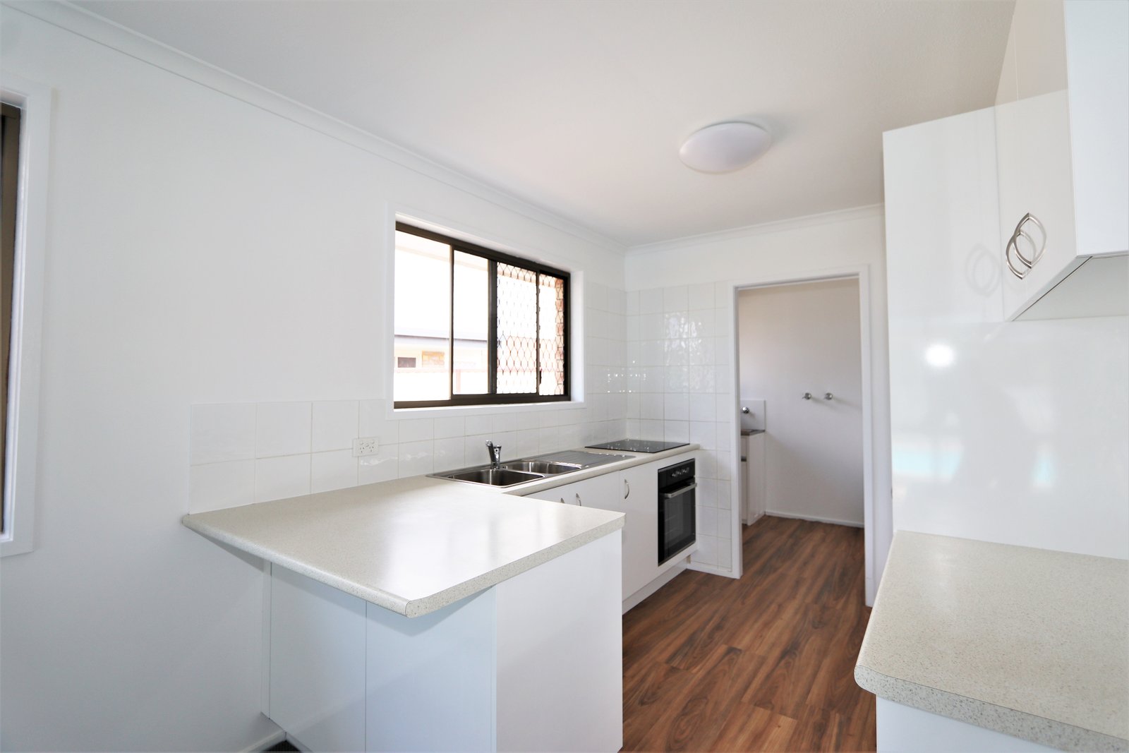 53 Currumburra Road ASHMORE 8