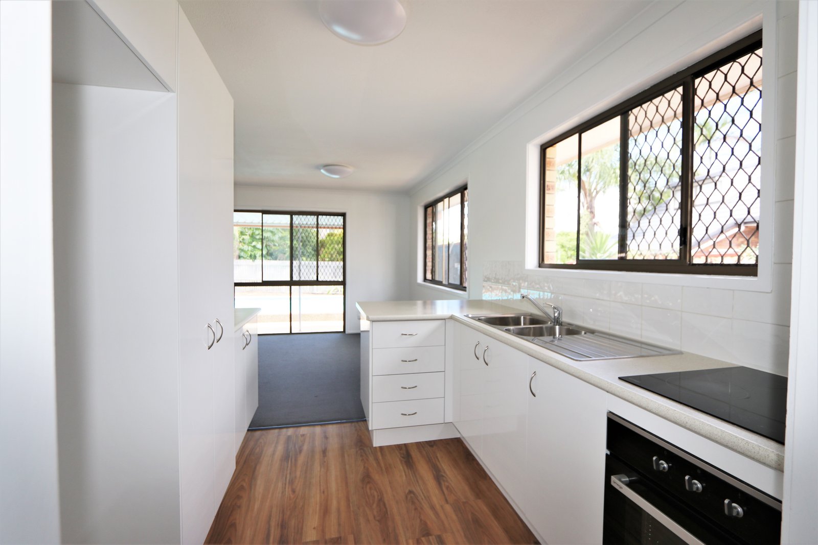53 Currumburra Road ASHMORE 9