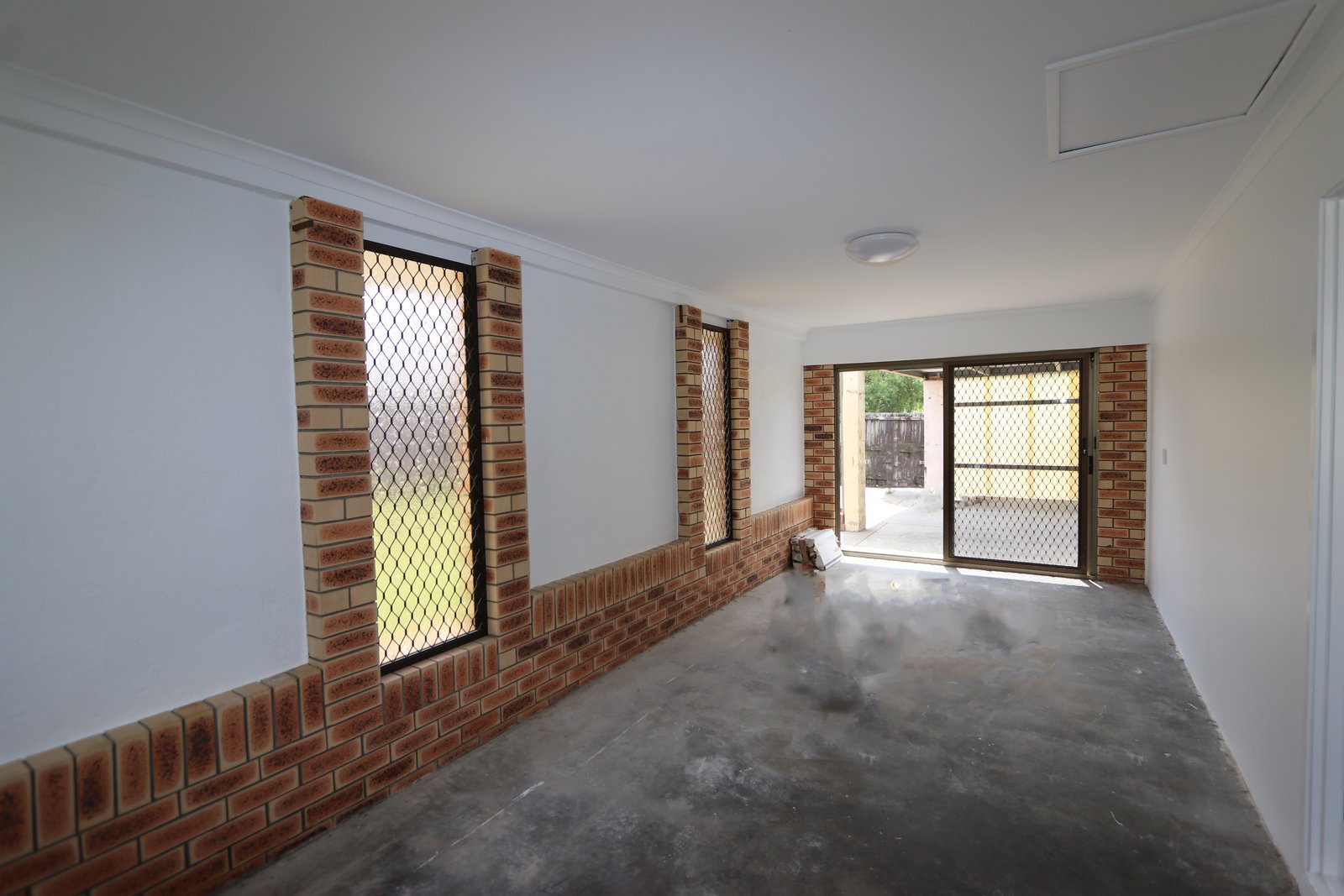 53 Currumburra Road ASHMORE 15