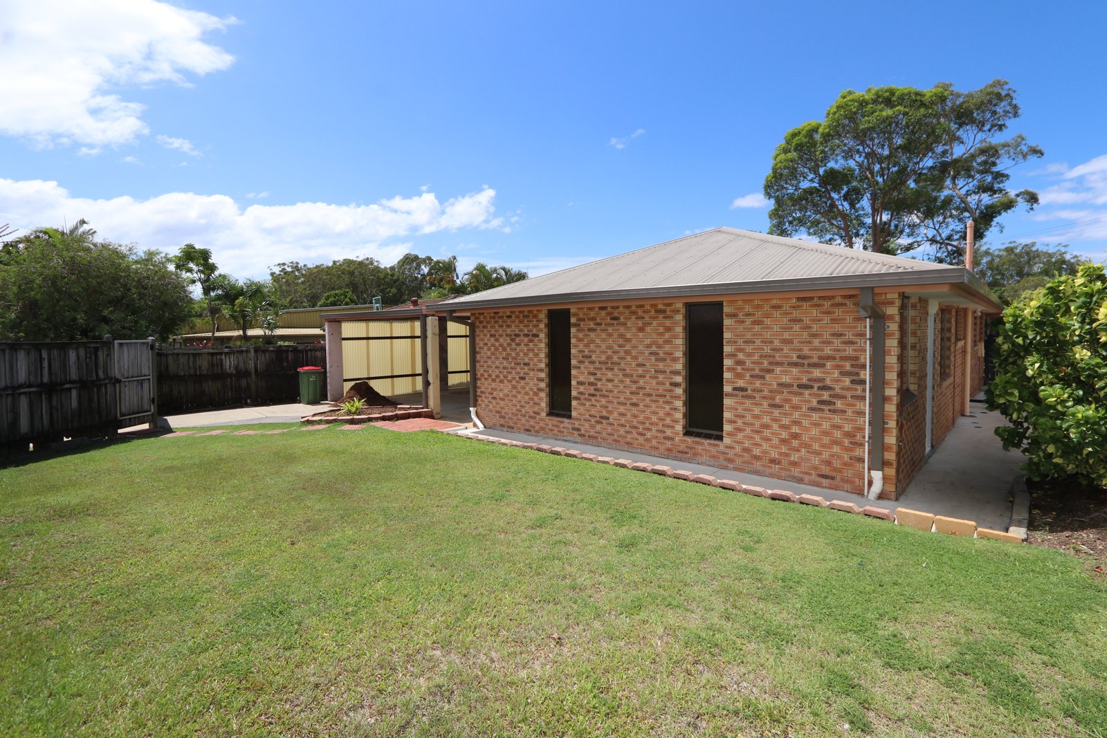 53 Currumburra Road ASHMORE 18