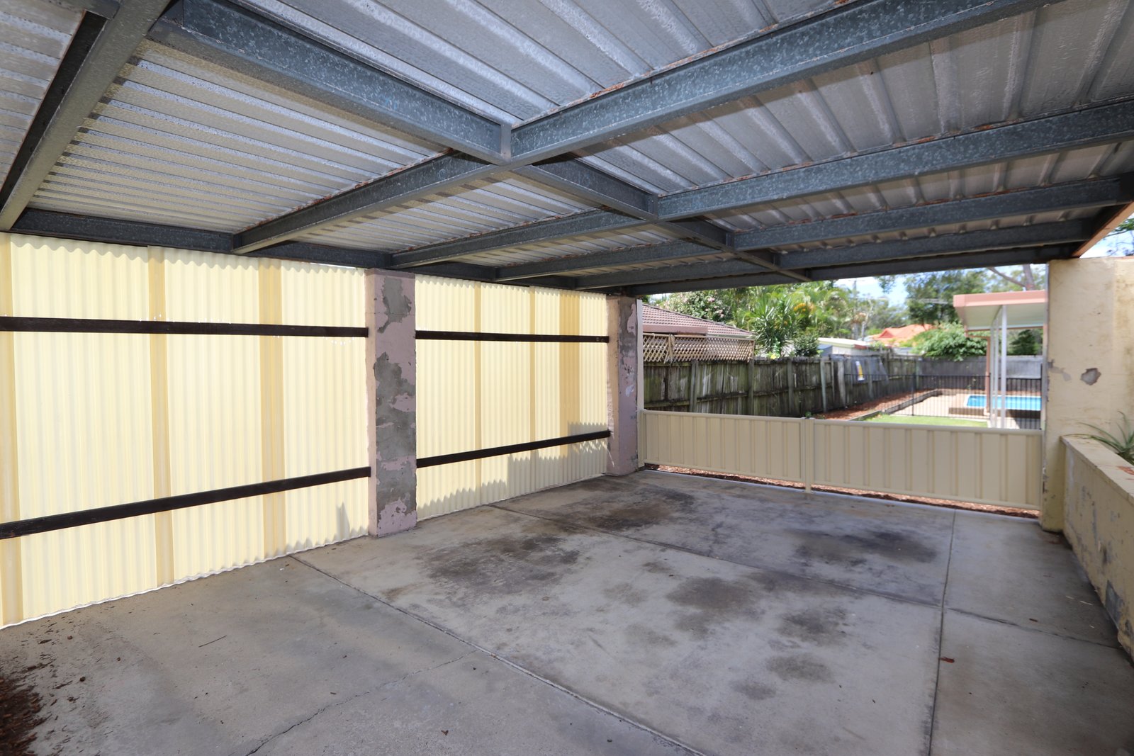 53 Currumburra Road ASHMORE 19