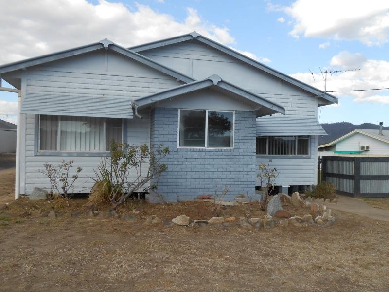 53 Denman Avenue TAMWORTH 1