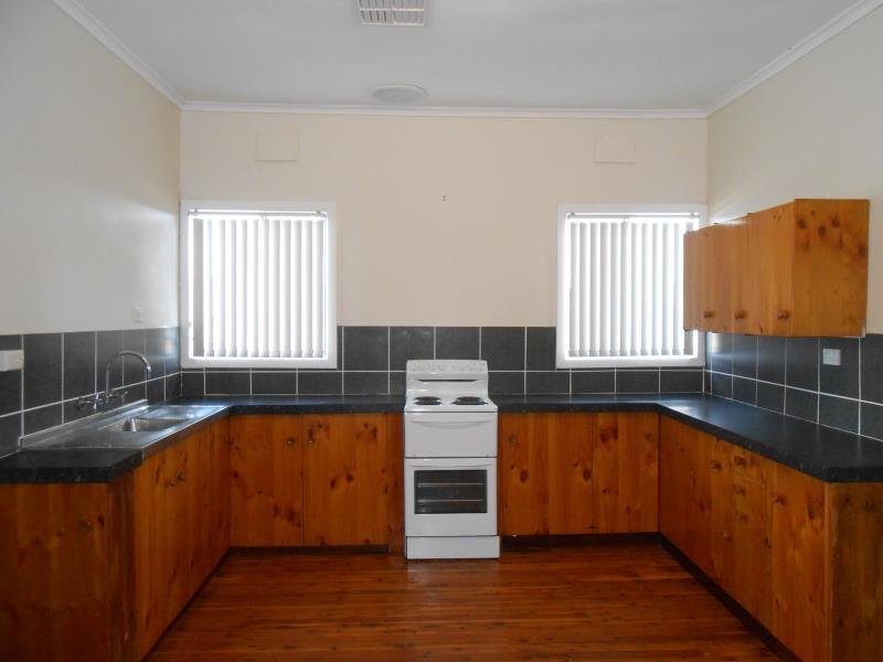 53 Denman Avenue TAMWORTH 3