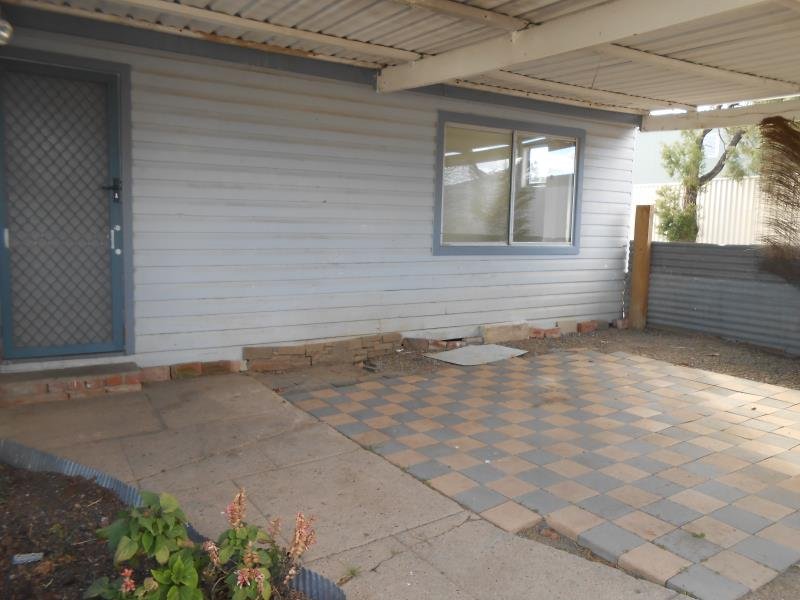 53 Denman Avenue TAMWORTH 7