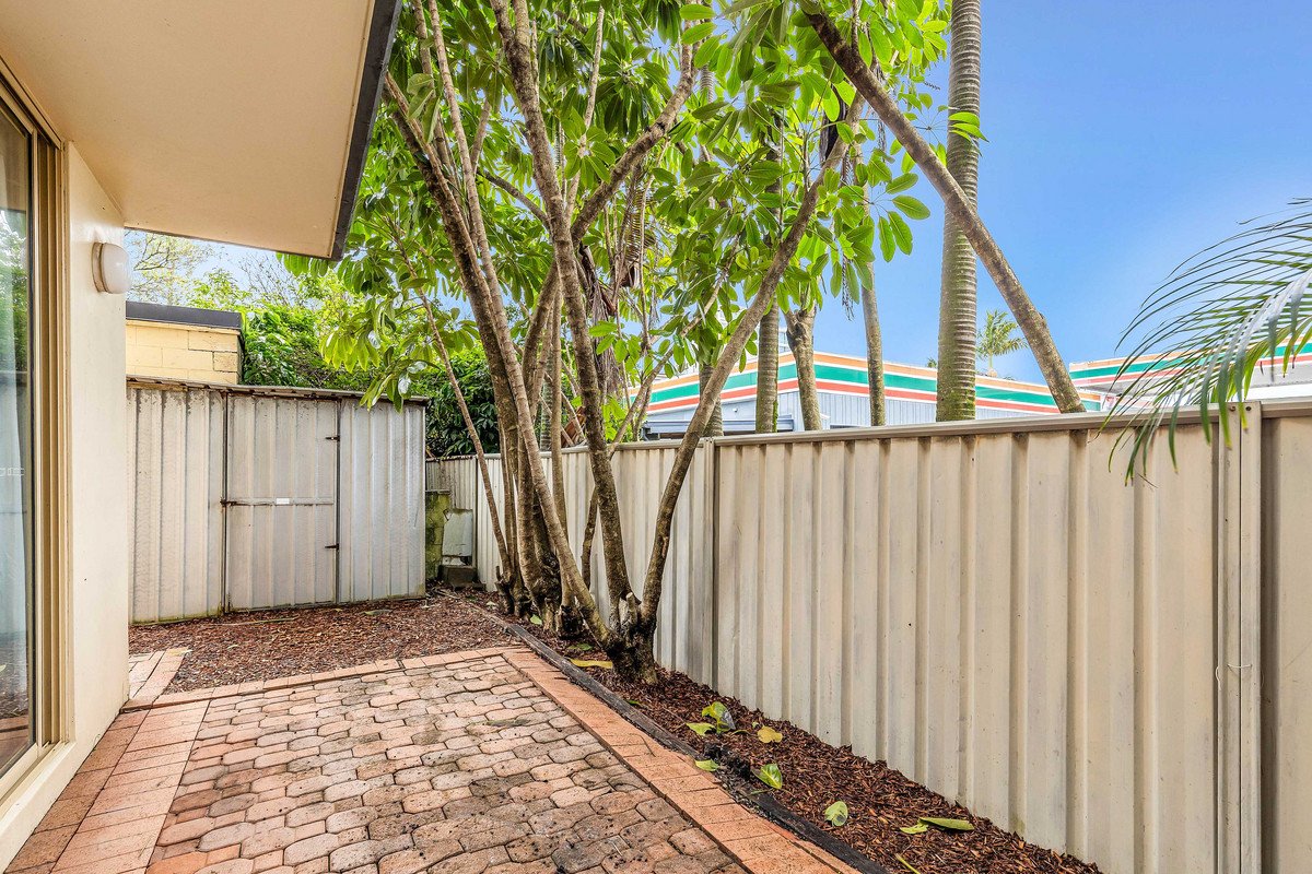 5/3 Eighth Avenue Palm Beach 9