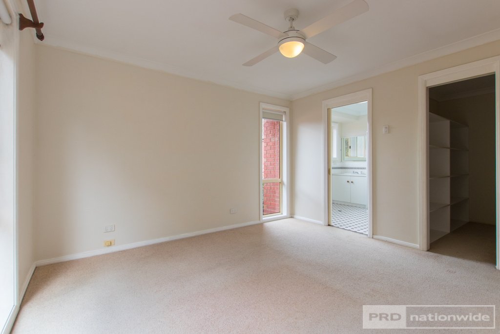 53 Elphick Street TUMUT 8