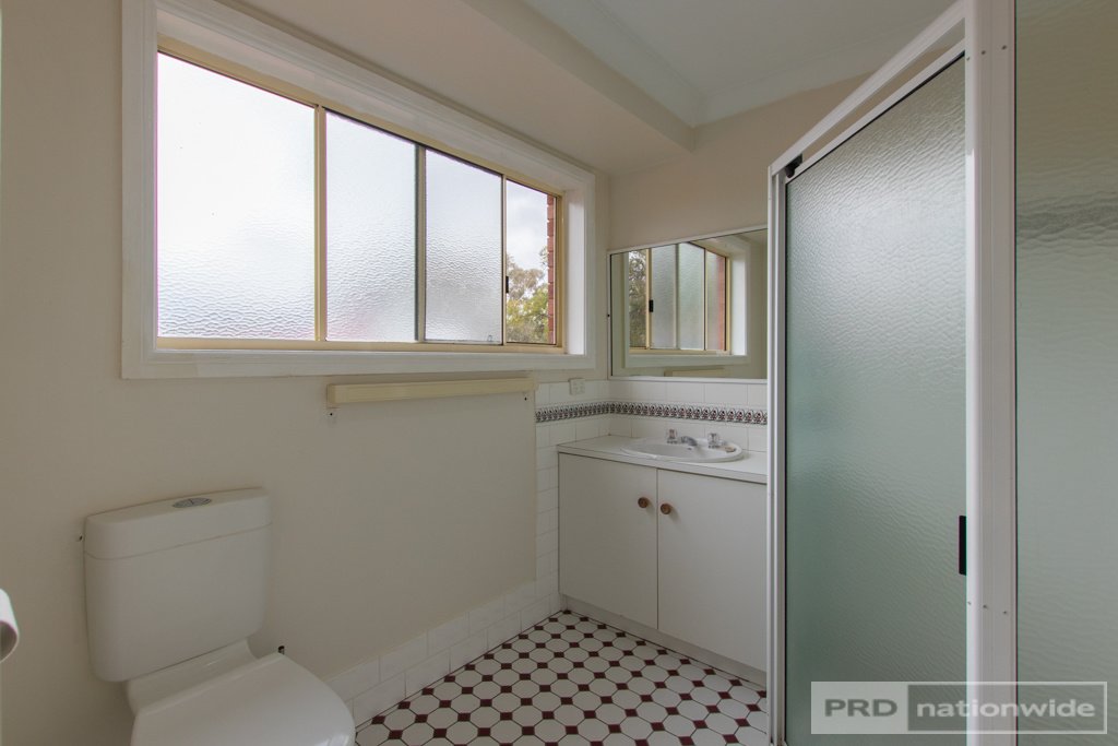 53 Elphick Street TUMUT 9