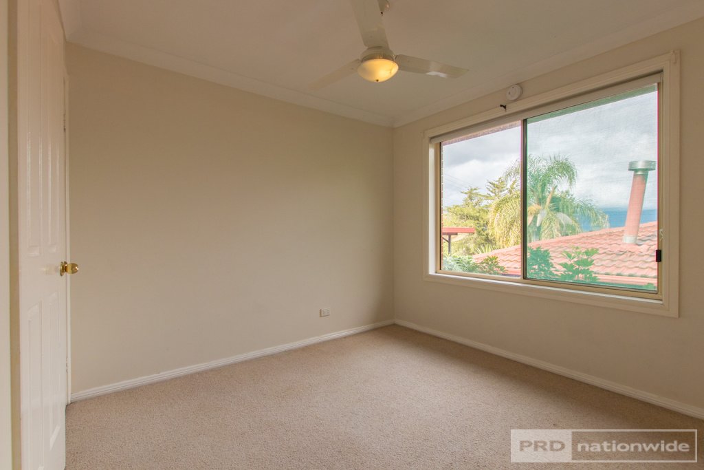53 Elphick Street TUMUT 11