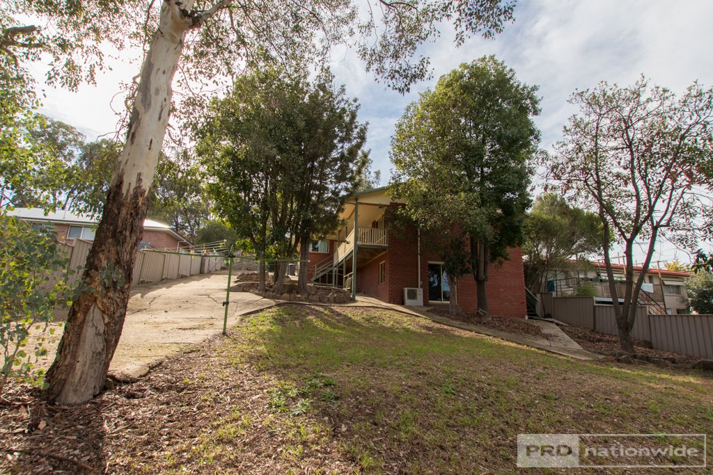 53 Elphick Street TUMUT 13