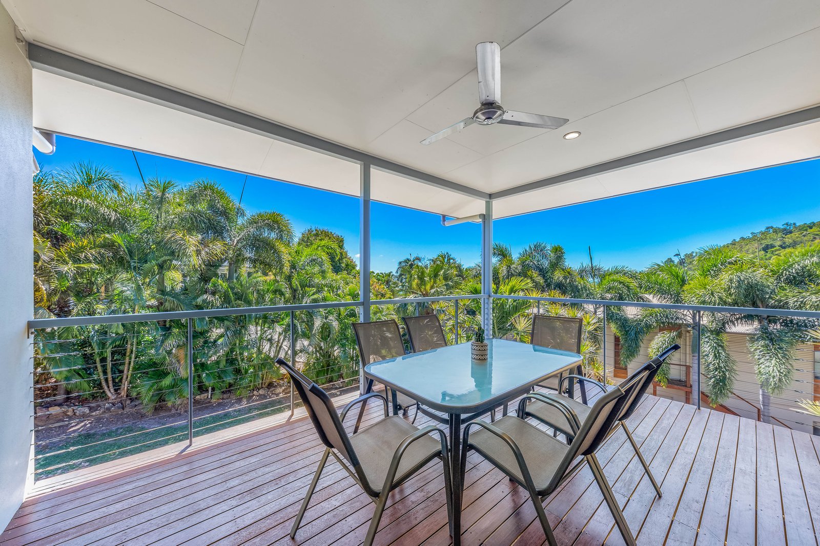 53 Eshelby Drive CANNONVALE 1