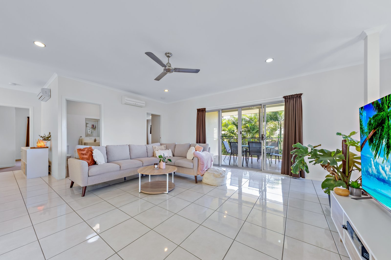 53 Eshelby Drive CANNONVALE 4