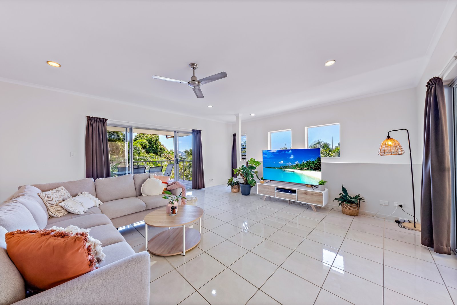 53 Eshelby Drive CANNONVALE 7