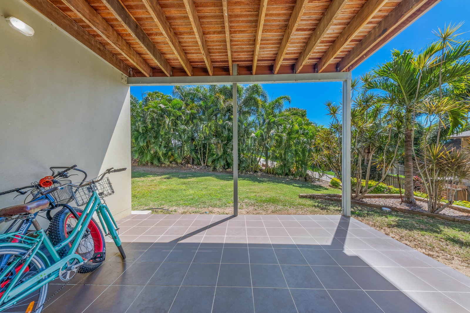 53 Eshelby Drive CANNONVALE 10