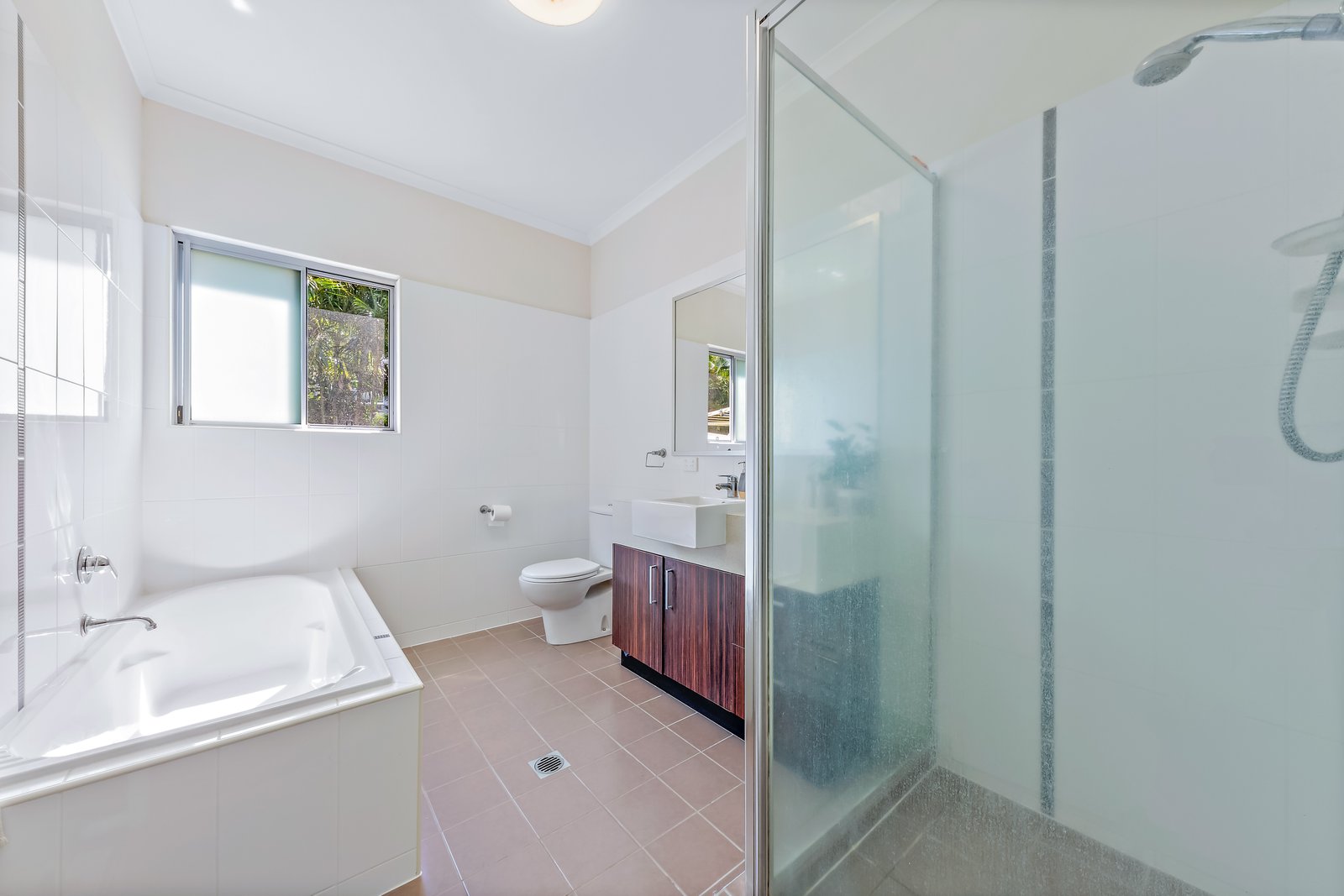 53 Eshelby Drive CANNONVALE 15