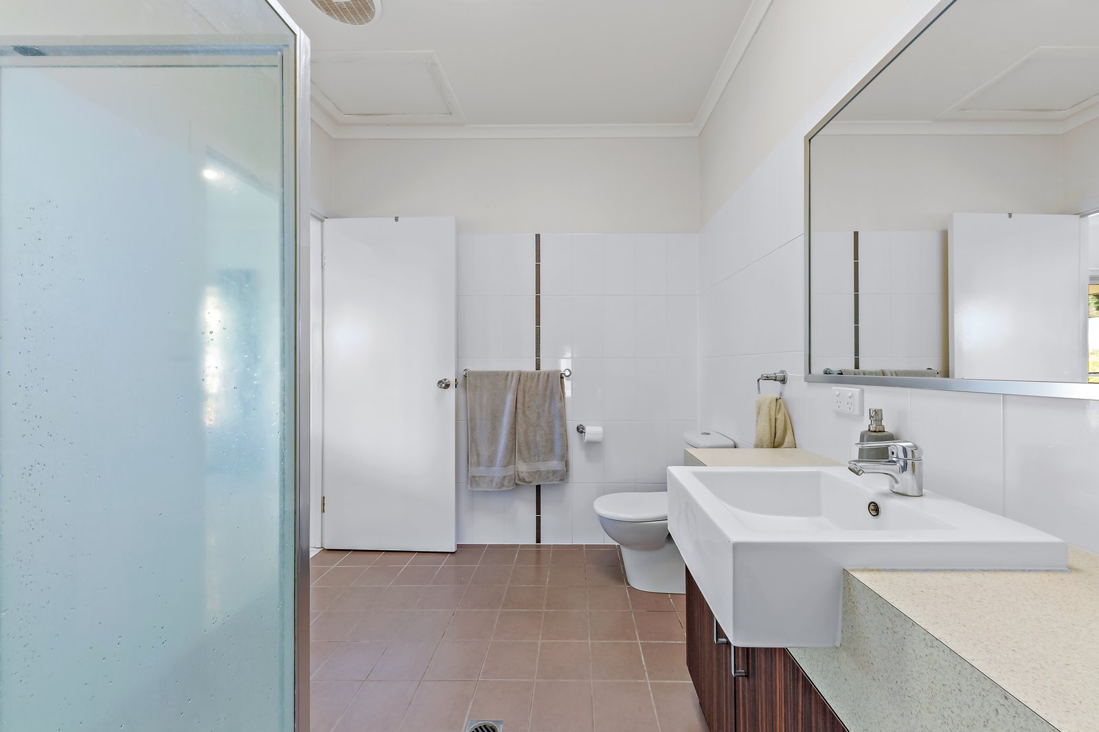 53 Eshelby Drive CANNONVALE 16